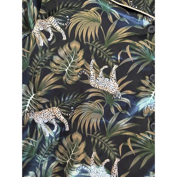 Tommy Bahama Sleepwear Jungle Leopard Print Silky Pajama Shortie Set Size Small - Picture 8 of 8